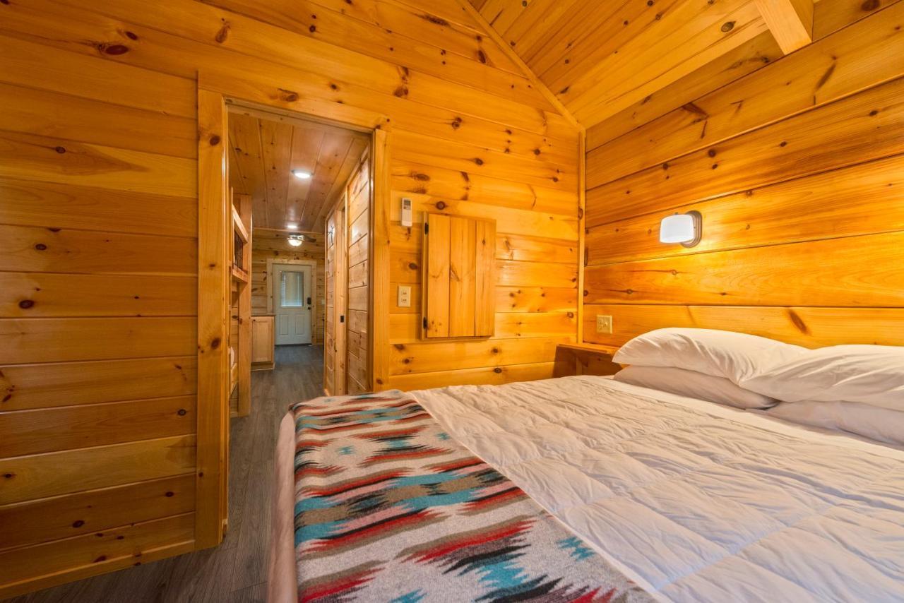 Great Escapes Rv Resort Bryan College Station Bagian luar foto