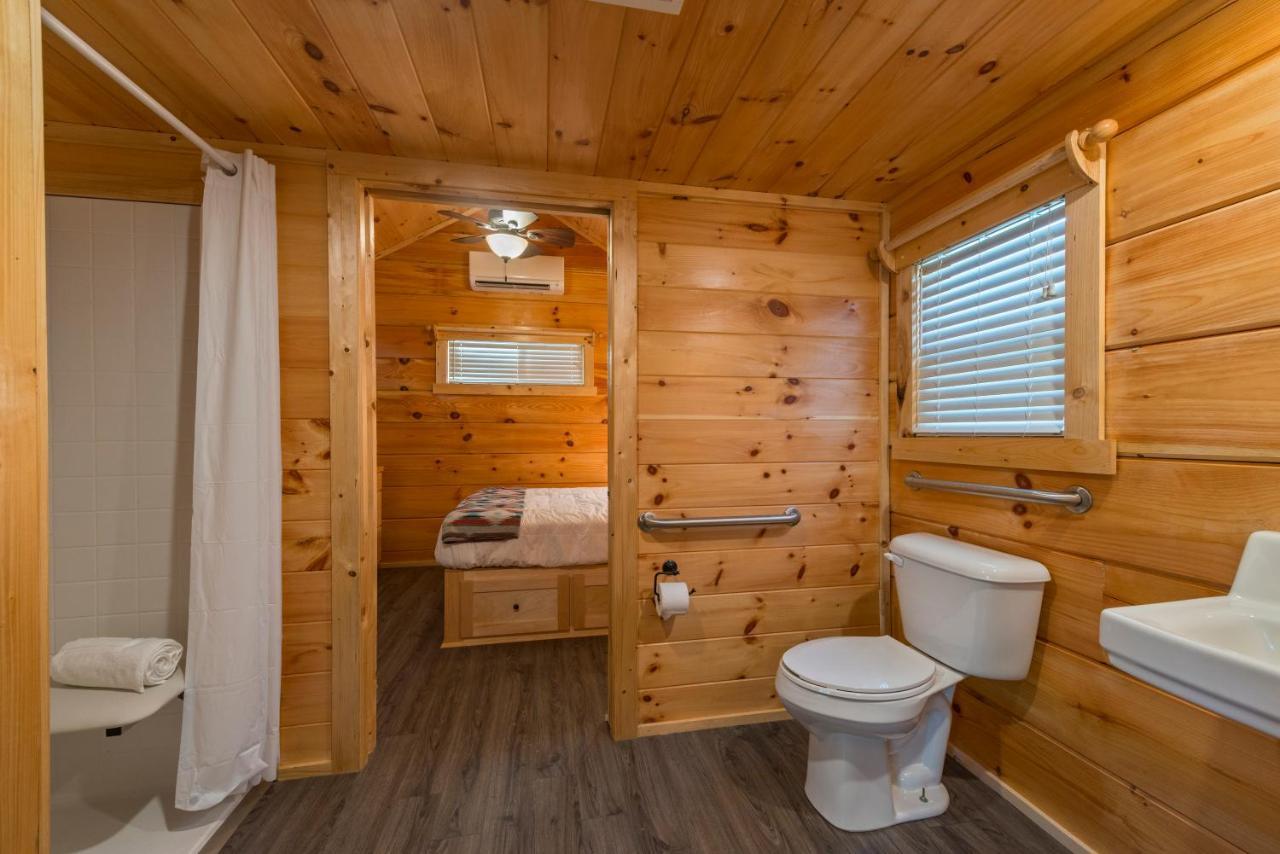 Great Escapes Rv Resort Bryan College Station Bagian luar foto