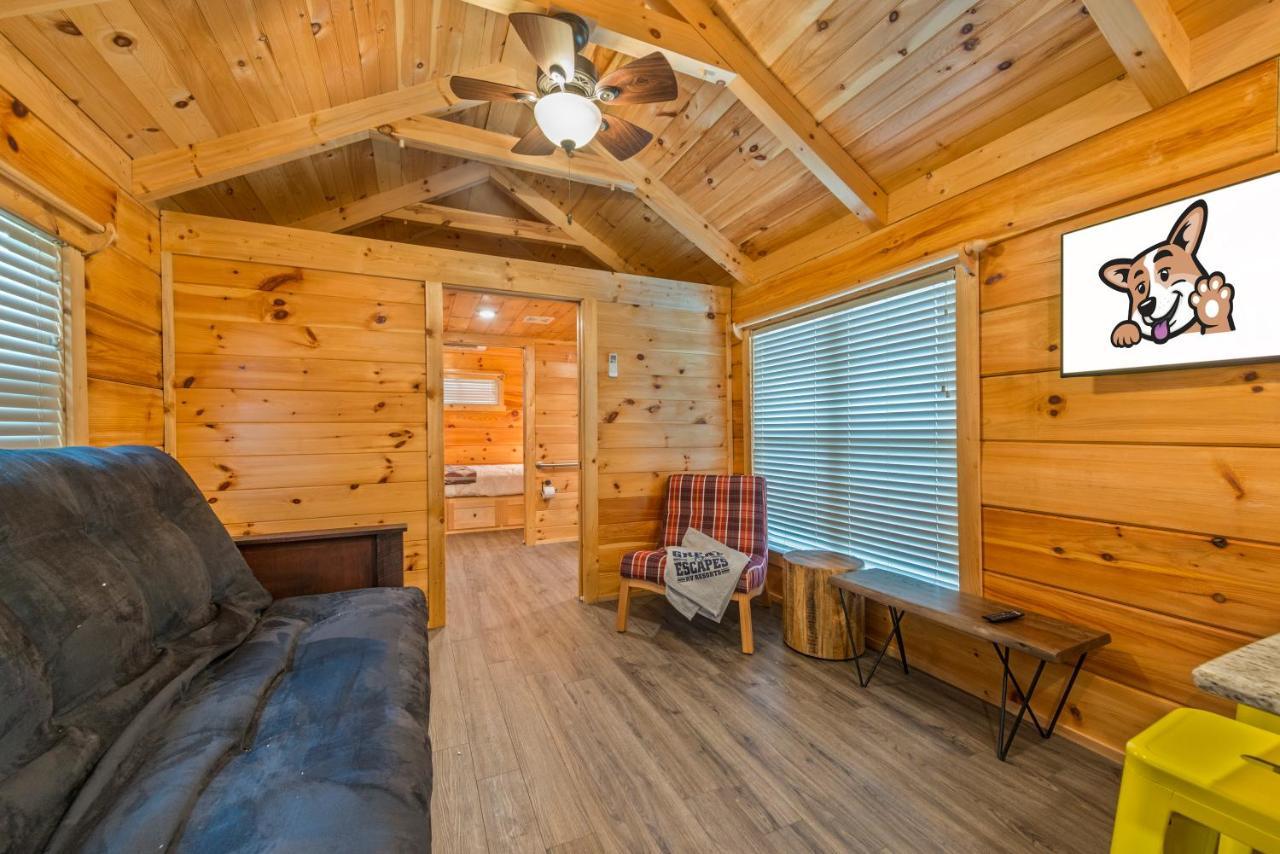 Great Escapes Rv Resort Bryan College Station Bagian luar foto