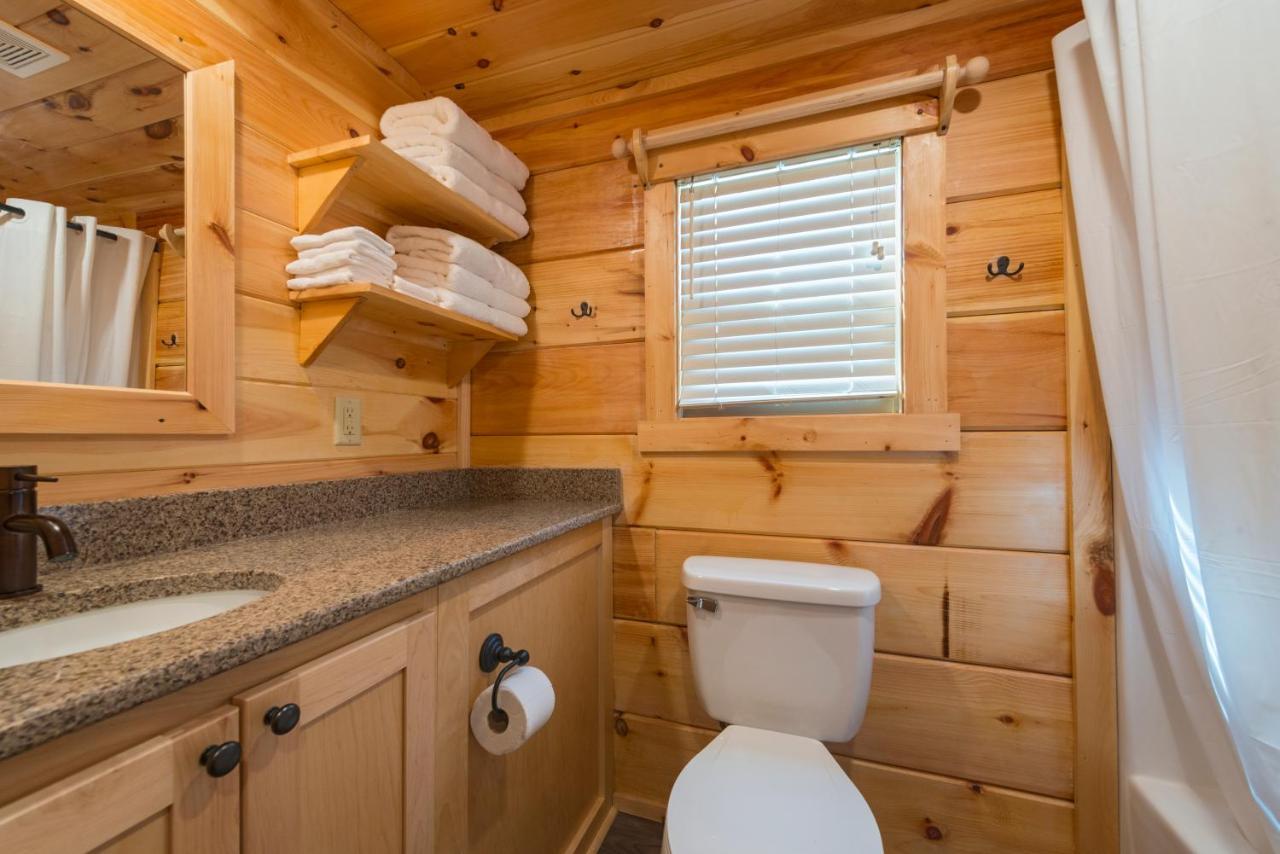 Great Escapes Rv Resort Bryan College Station Bagian luar foto