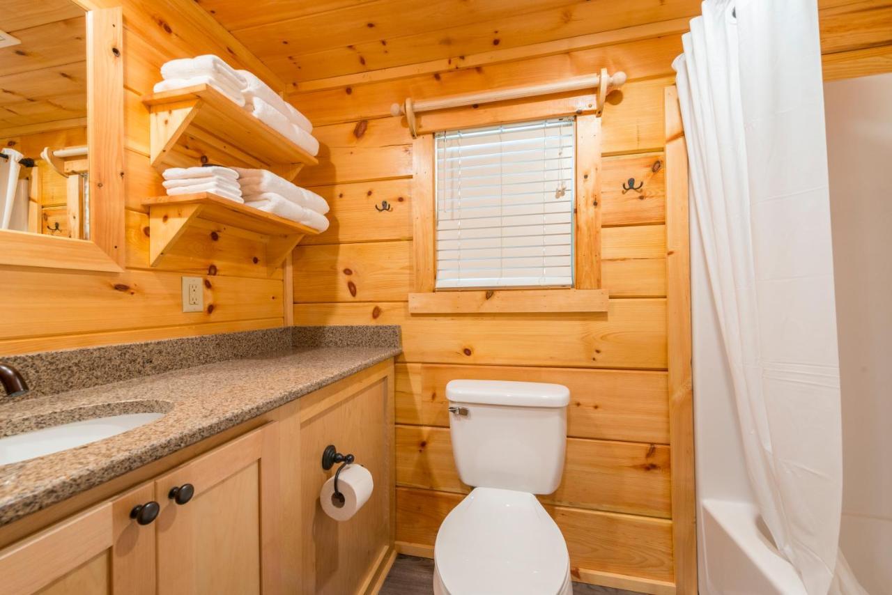 Great Escapes Rv Resort Bryan College Station Bagian luar foto