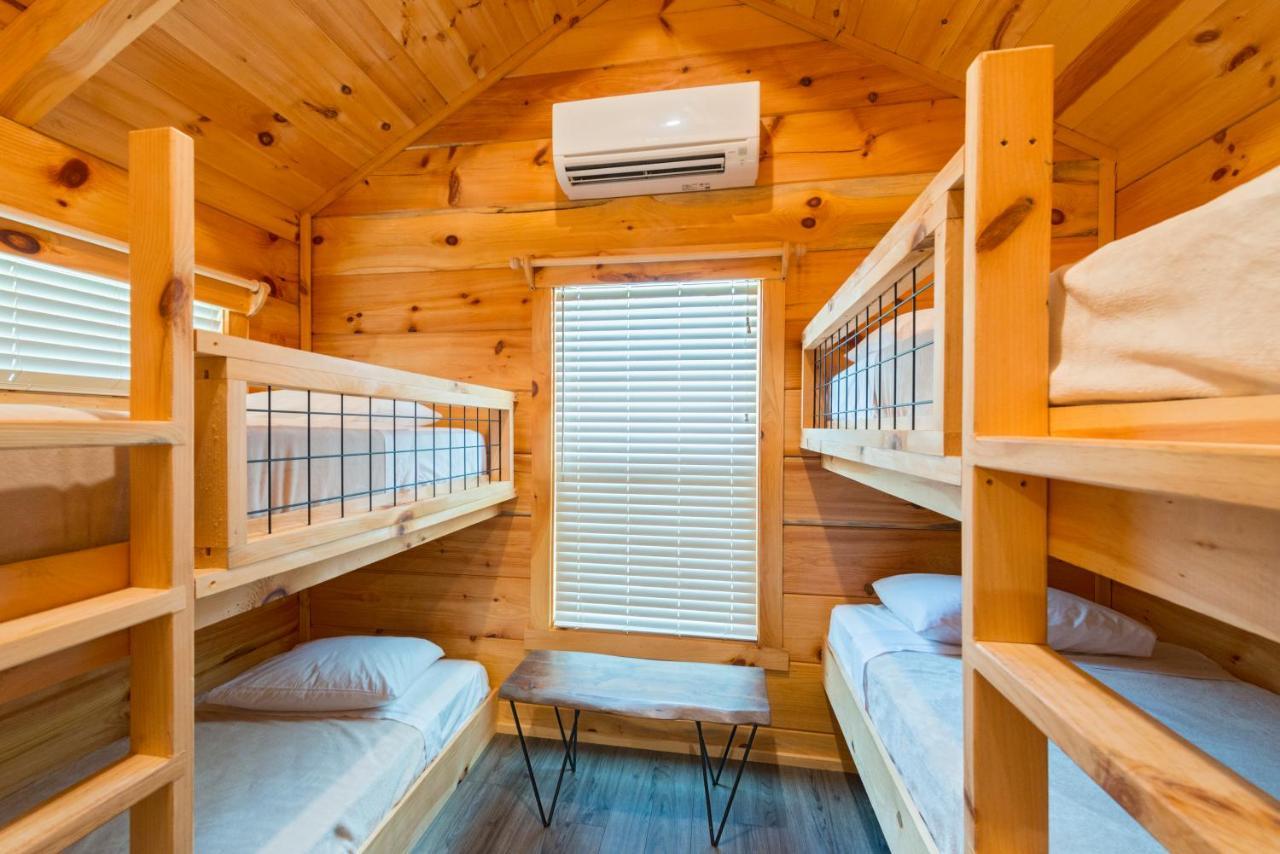 Great Escapes Rv Resort Bryan College Station Bagian luar foto