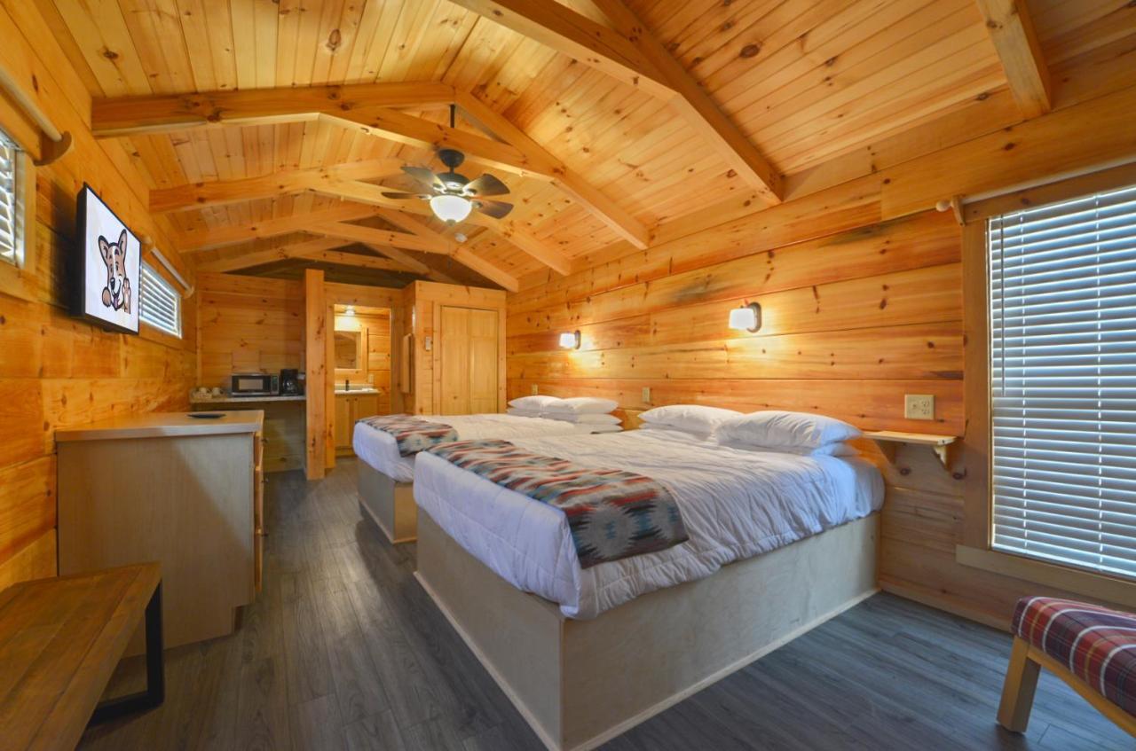 Great Escapes Rv Resort Bryan College Station Bagian luar foto